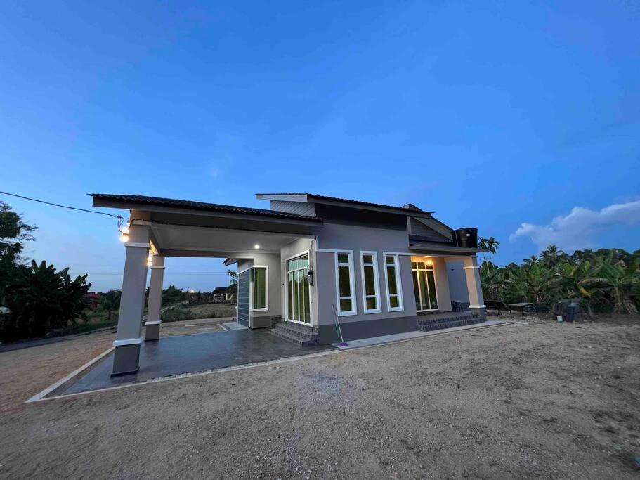 Majestic Homestay - Pasir Puteh Exterior foto